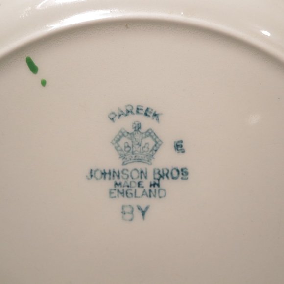Pareek Green Dinner Plate with Demitasse and Saucer Johnson Brothers 3pc Set - Picture 4 of 11